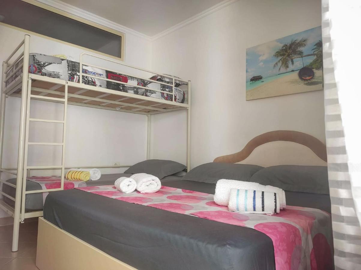 Coastal Retreat - Beach Apartment Vlore Vlorë Exterior foto