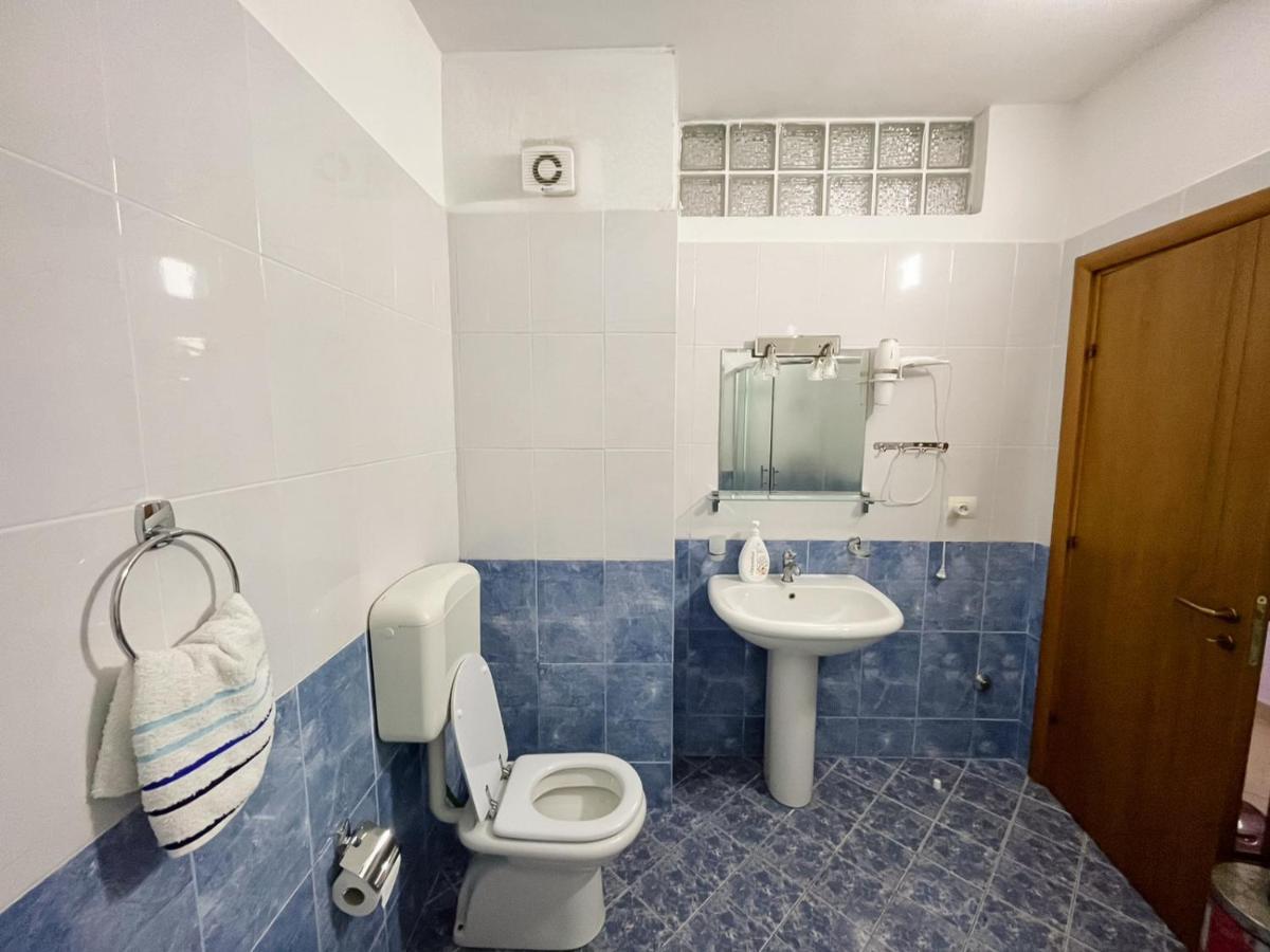 Coastal Retreat - Beach Apartment Vlore Vlorë Exterior foto
